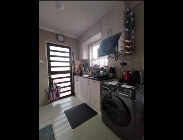 3 BEDROOM HOUSE FOR SALE IN LEONDALE